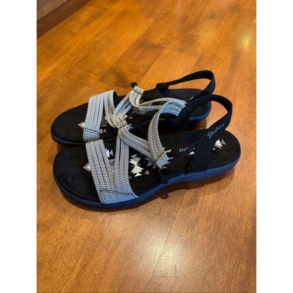 Woman’s Skechers memory foam sandals size 7 - Picture 4 of 5